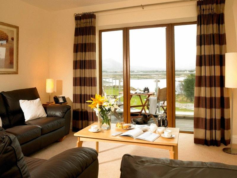 Golden'S Cove Apartments At Sneem Hotel 外观 照片